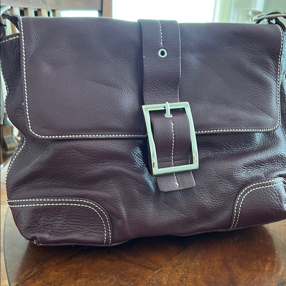 Elegant Plum Leather Shoulder Bag - Picture 1 of 10